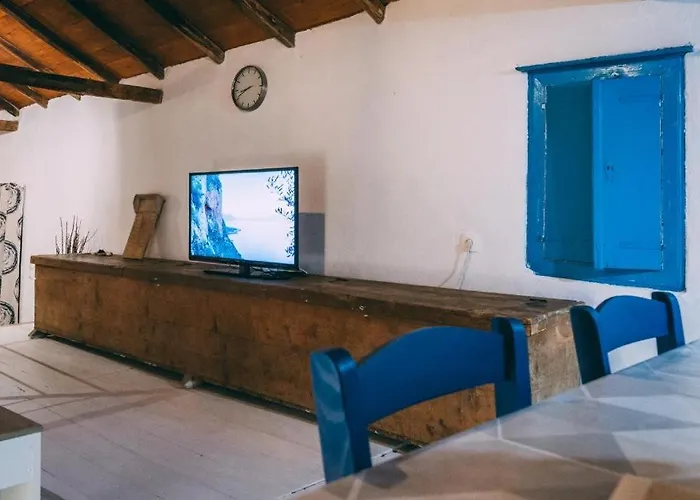 Thalassa New House *